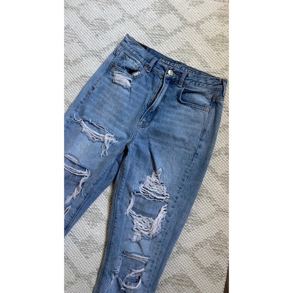 0192. American Eagle Distressed Ripped Jeans Light Wash High‎ Rise Mom Jeans - Picture 6 of 11